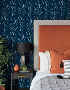 Greenhouse Chloe Vine Wallpaper - Indigo
